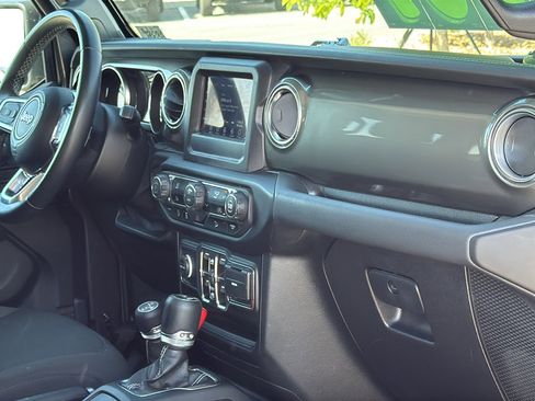 Used 2021 Jeep Wrangler Unlimited Sahara image 29