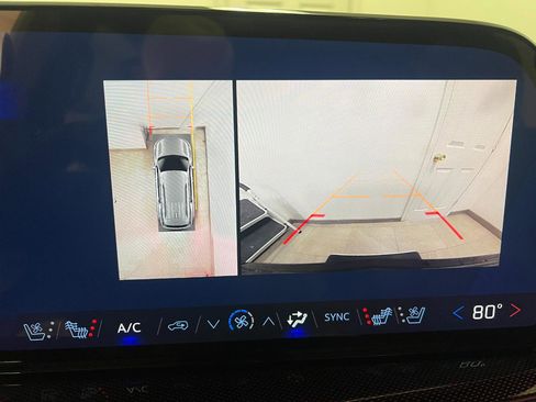 New 2026 Chevrolet Traverse RS w/ LPO, Floor Liner Package AWD/4WD image 78