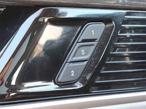 Used 2022 Jeep Wagoneer Series III w/ Premium Group I image 33