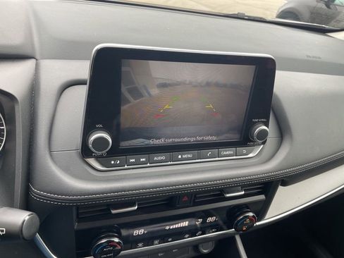 Used 2025 Nissan Rogue SV image 20