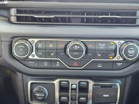 New 2026 Jeep Gladiator Rubicon AWD/4WD image 12
