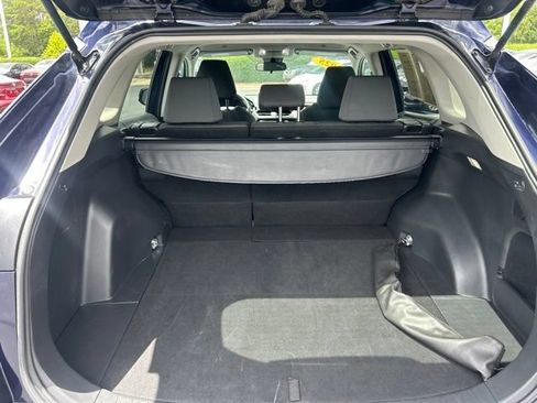 Used 2025 Toyota RAV4 XLE FWD image 10