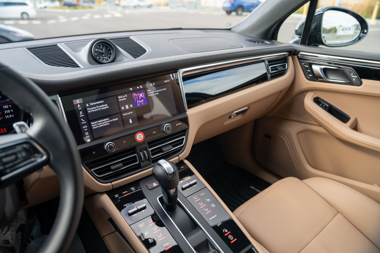 Certified 2026 Porsche Macan AWD/4WD image 16