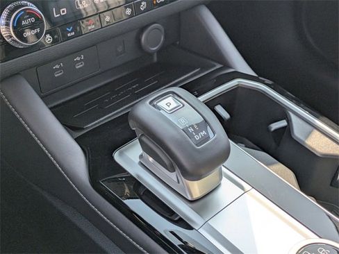 New 2025 Mitsubishi Outlander SEL image 24