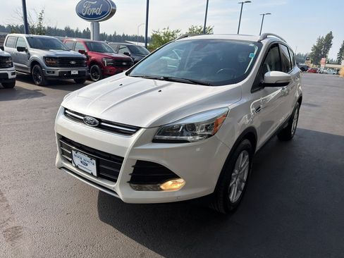 Used 2014 Ford Escape Titanium w/ Equipment Group 401A AWD/4WD image 3