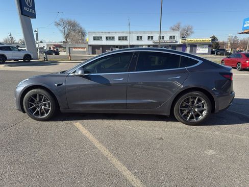 Used 2020 Tesla Model 3 Standard Range Plus image 4