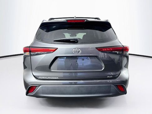 Used 2023 Toyota Highlander XLE FWD image 7