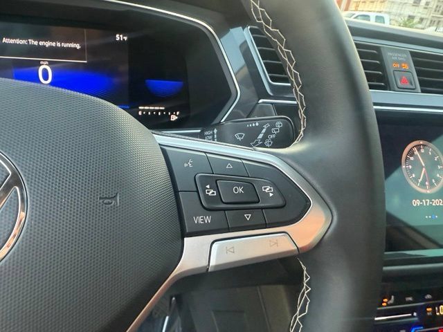 Used 2022 Volkswagen Tiguan SE AWD/4WD image 25