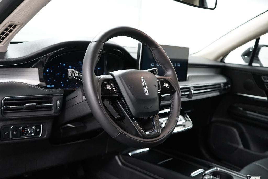 Used 2024 Lincoln Corsair AWD image 13