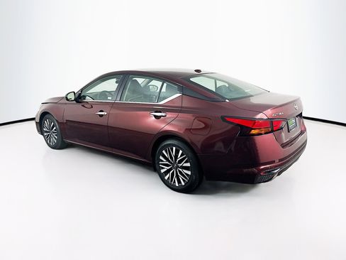 Used 2024 Nissan Altima 2.5 SV image 5