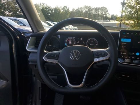 New 2026 Volkswagen Tiguan SE image 25