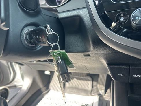 Used 2024 Toyota Camry SE image 28