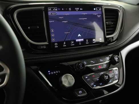 New 2026 Chrysler Pacifica Select image 24