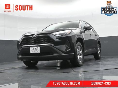Used 2025 Toyota RAV4 XLE AWD/4WD image 40