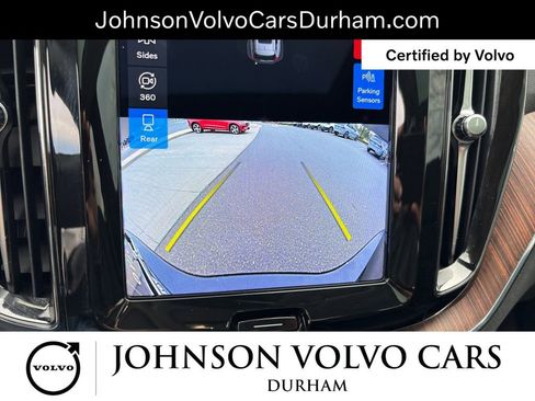 Used 2023 Volvo XC60 B5 Plus image 16