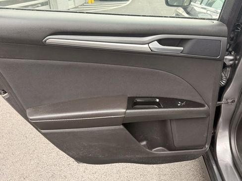 Used 2014 Ford Fusion SE image 29