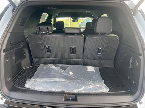 New 2026 Chevrolet Traverse High Country w/ LPO, Floor Liner Package image 6