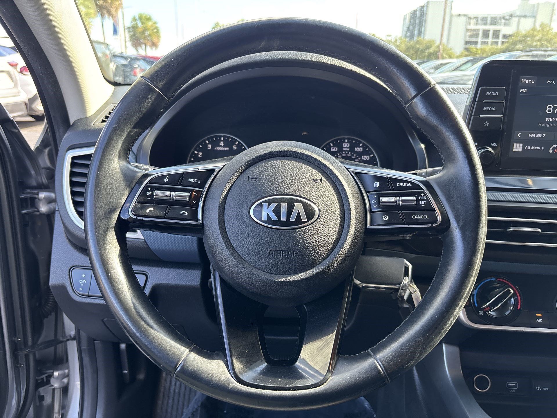 Used 2021 Kia Seltos S FWD image 11