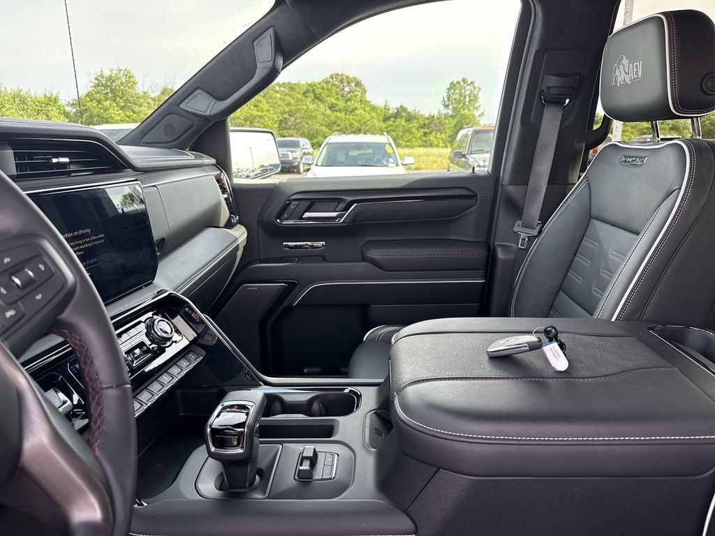 Certified 2026 GMC Sierra 1500 AT4X w/ AT4X AEV Edition AWD/4WD image 26