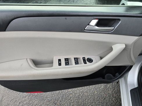 Used 2017 Hyundai Sonata SE image 26