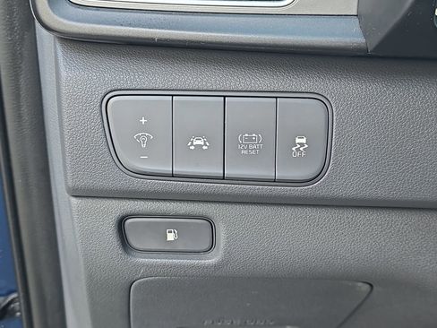 Used 2018 Kia Niro LX image 30