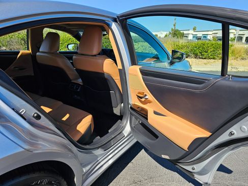 Used 2022 Lexus ES 350 FWD image 32