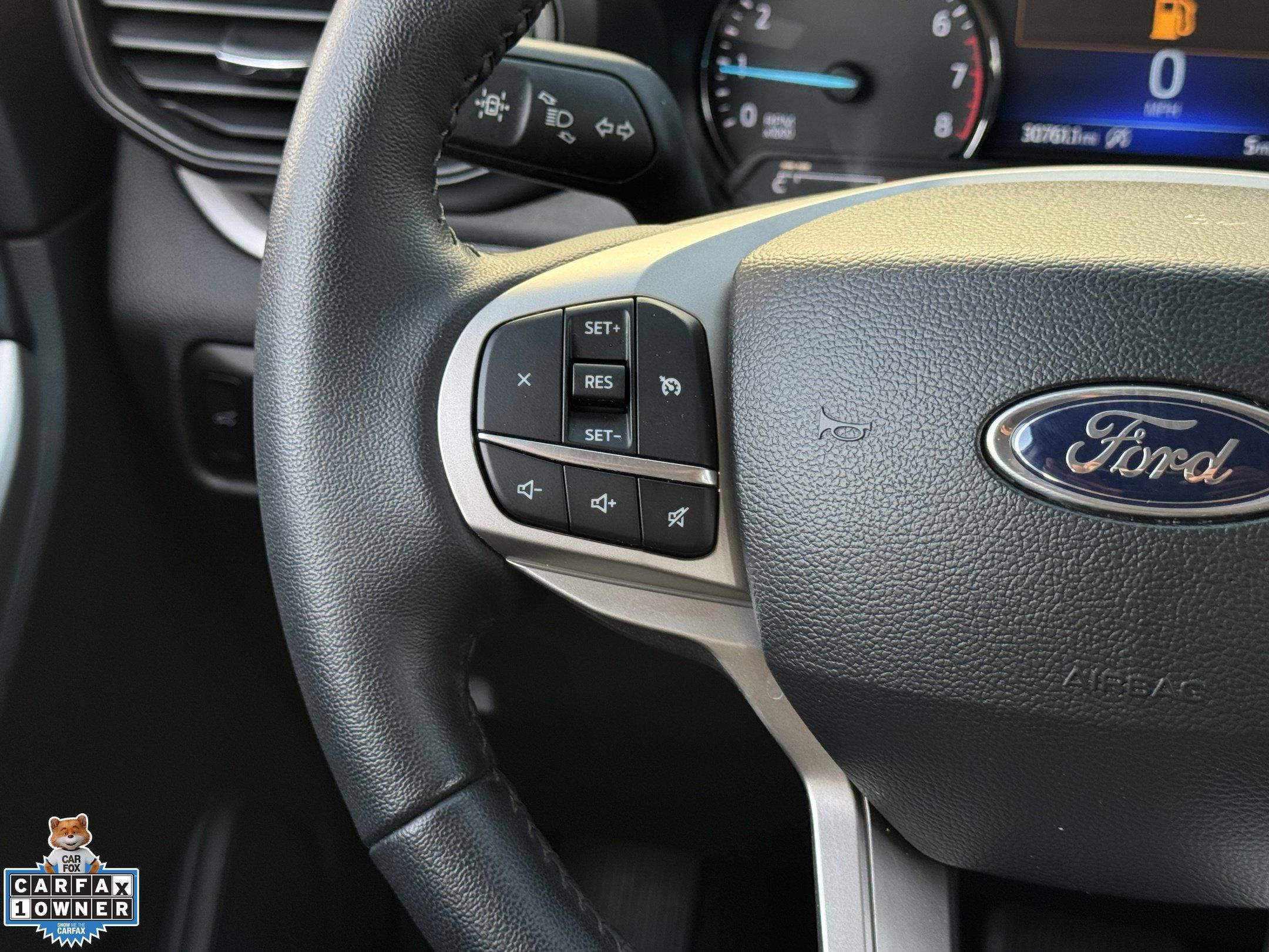 Used 2023 Ford Explorer XLT AWD/4WD image 15