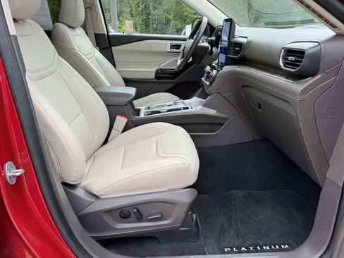Used 2023 Ford Explorer Platinum w/ Technology Package AWD/4WD image 13