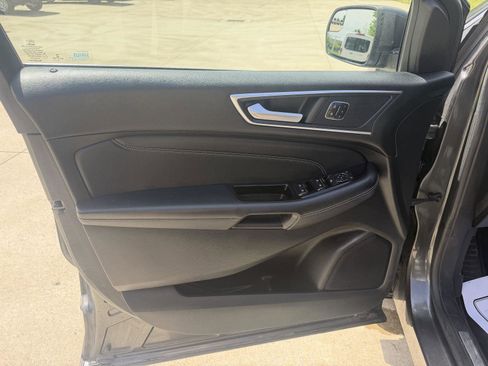 Used 2018 Ford Edge Titanium w/ Equipment Group 301A AWD/4WD image 10