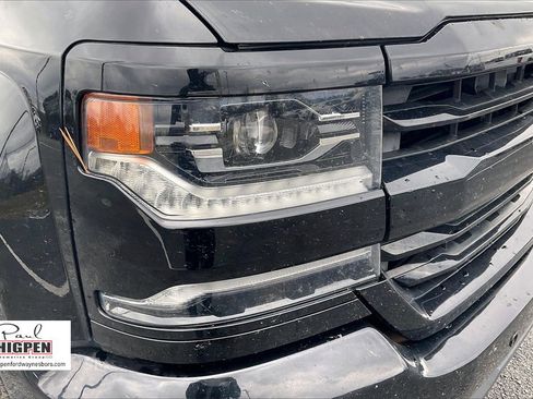 Used 2018 Chevrolet Silverado 1500 LTZ Z71 w/ Midnight Edition image 29