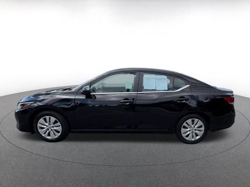 Used 2025 Nissan Sentra S FWD image 9