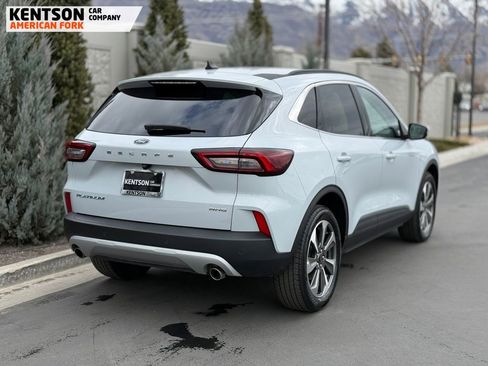 Used 2025 Ford Escape Platinum image 9
