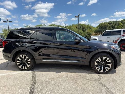 Used 2026 Ford Explorer Platinum w/ LUX Leather Package AWD/4WD image 8