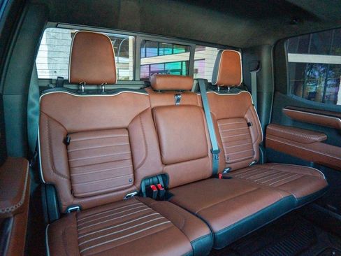 Used 2023 GMC Sierra 1500 Denali Ultimate AWD/4WD image 39
