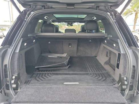 Used 2023 Land Rover Range Rover SE image 11