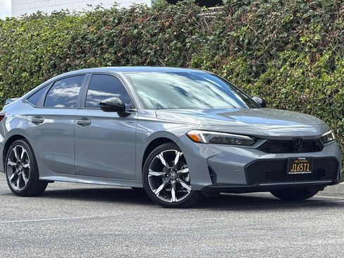 Used 2025 Honda Civic Sport Touring image 2