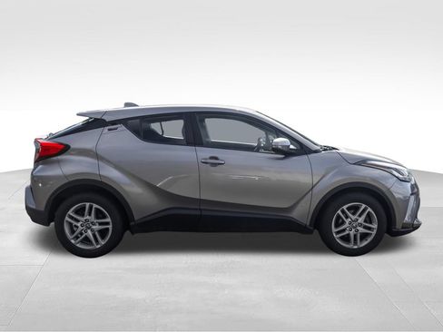 Used 2020 Toyota C-HR LE FWD image 3