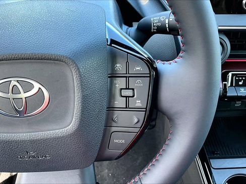 Used 2025 Toyota Prius Plug-In Hybrid image 22