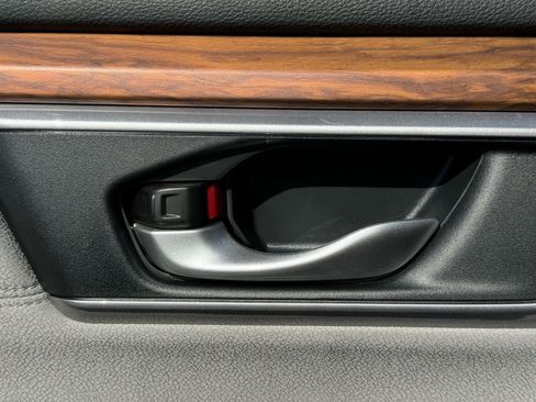 Used 2017 Honda CR-V EX image 19