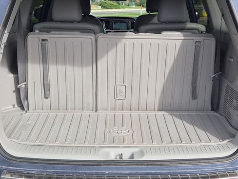 Used 2018 Toyota Highlander Limited Platinum AWD/4WD image 6