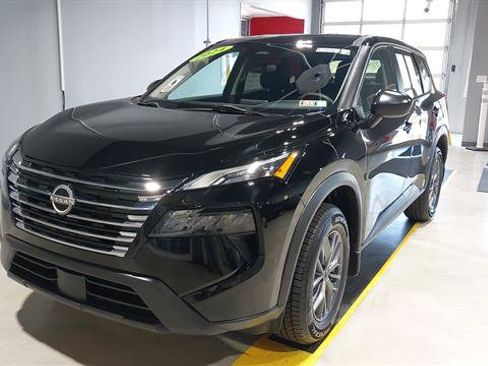Used 2024 Nissan Rogue S AWD/4WD image 18