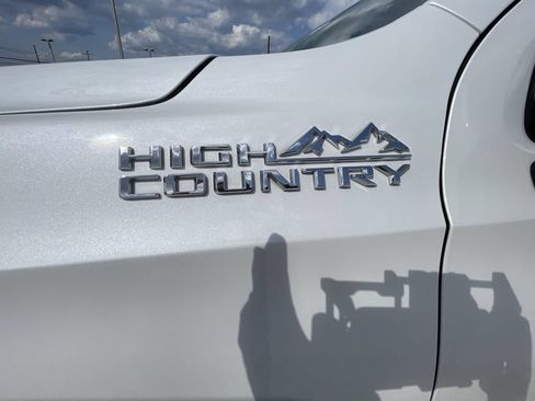 Certified 2022 Chevrolet Tahoe High Country AWD/4WD image 33