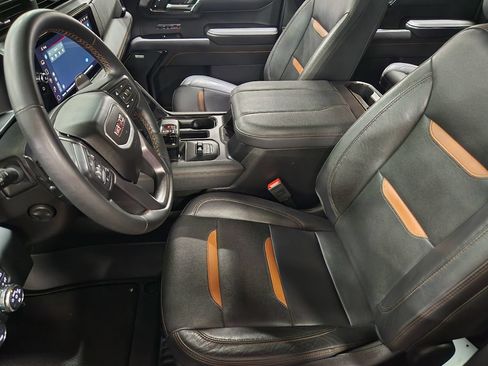 Used 2024 GMC Sierra 1500 AT4 w/ Technology Package AWD/4WD image 32