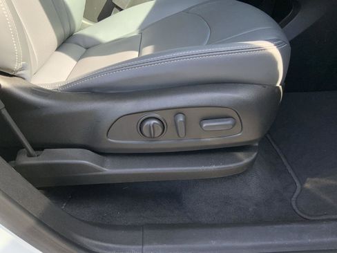 Used 2023 Buick Enclave Essence image 69