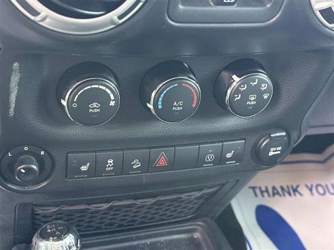 Used 2018 Jeep Wrangler Unlimited Sahara w/ Dual Top Group AWD/4WD image 20