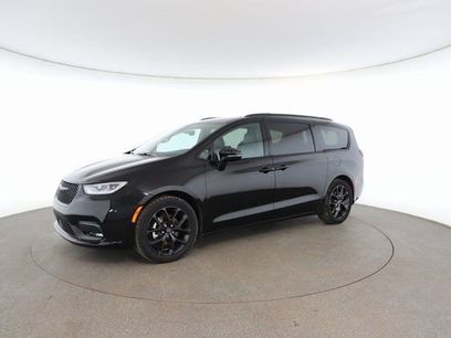 Used 2025 Chrysler Pacifica Limited