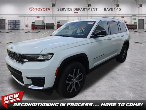 Used 2023 Jeep Grand Cherokee L Limited AWD/4WD image 1