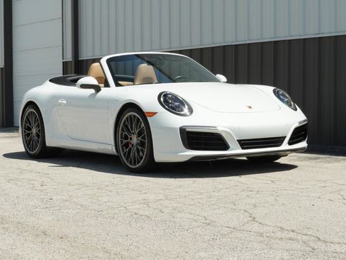 Used 2019 Porsche 911 Carrera S RWD image 2