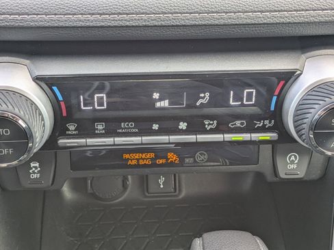 Used 2021 Toyota RAV4 XLE image 24