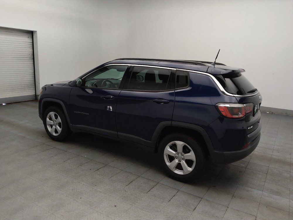 Used 2018 Jeep Compass Latitude w/ Cold Weather Group AWD/4WD image 3